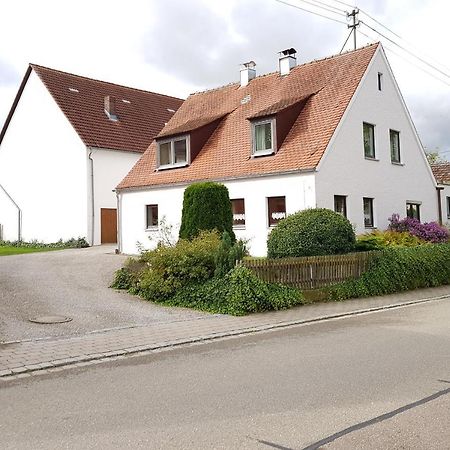 Villa Kleines Haeuschen Im Gruenen à Monheim  Extérieur photo