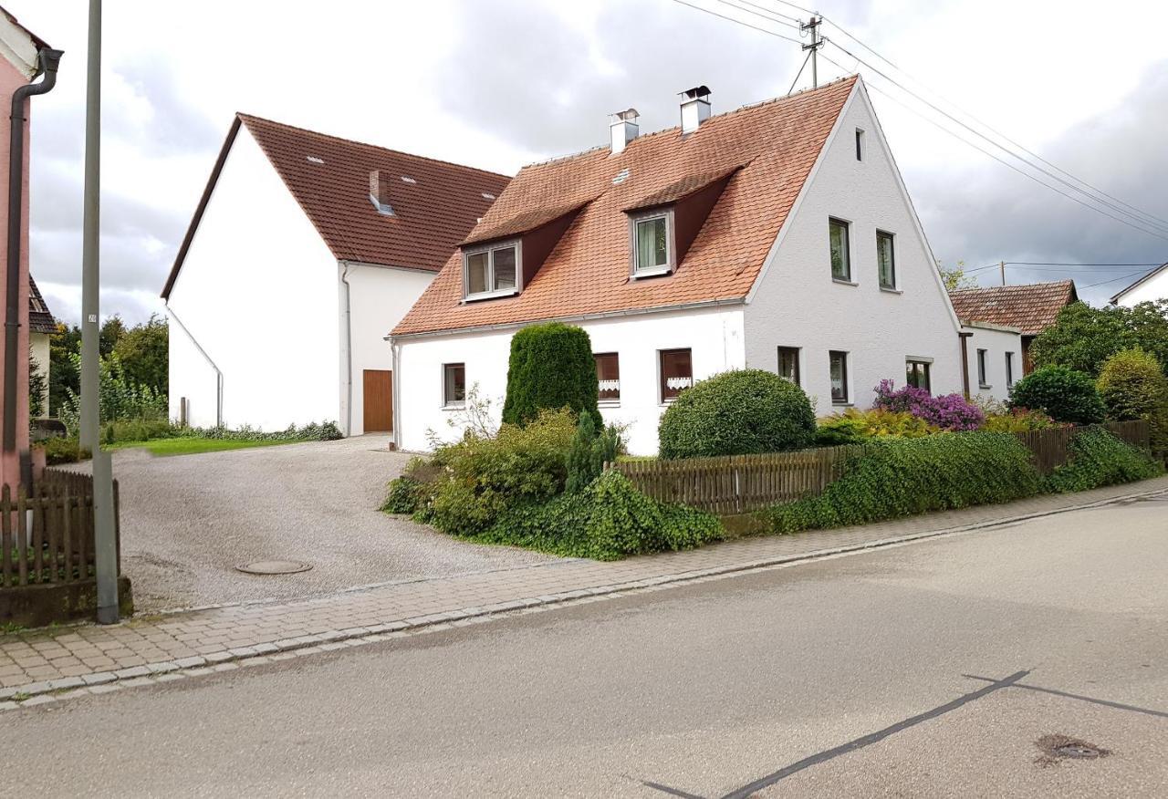 Villa Kleines Haeuschen Im Gruenen à Monheim  Extérieur photo